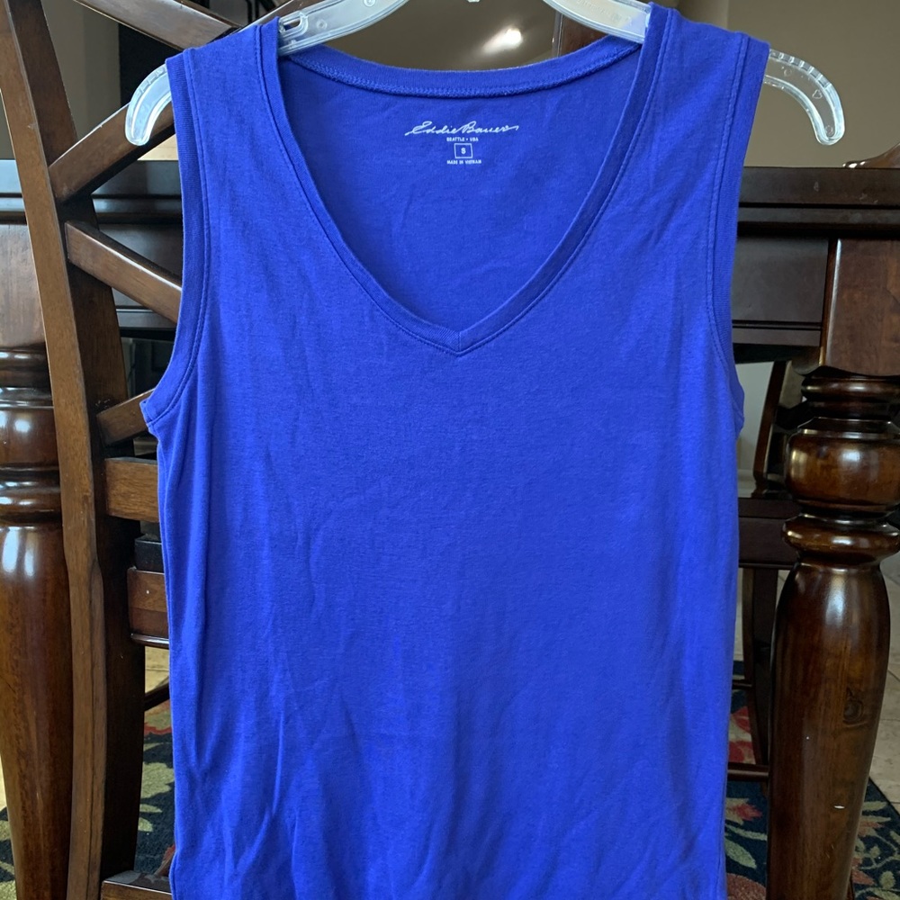 Women’s sleeveless tshirt